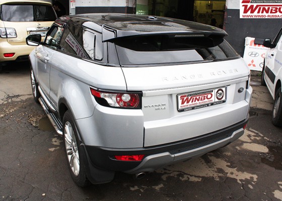 Установка боковых порогов для RANGE ROVER EVOQUE 2011+