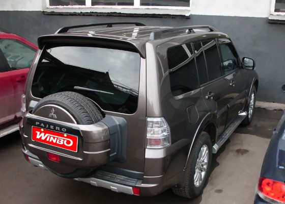 Установка навесного оборудования Mitsubishi PAJERO IV 06-